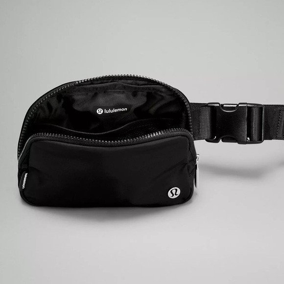 NWT Lululemon Everywhere Belt Bag 1L Black Waist Bag Crossbody - Picture 5 of 12